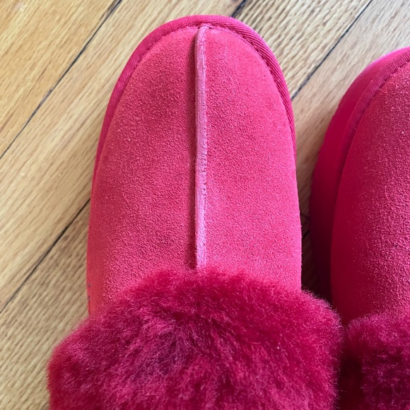 Red UGG Disquette slippers in size 9! Bought last year. - Picture 4 of 9